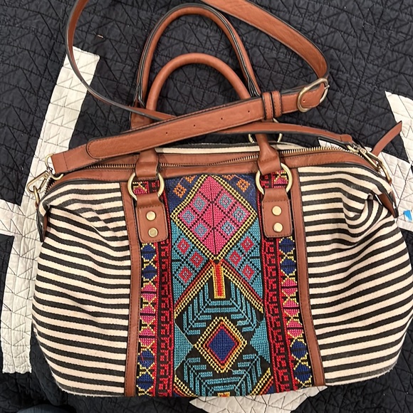 Black and white bag with embroidery - Picture 2 of 3